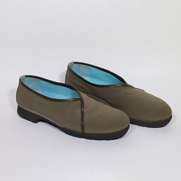 SALE Thierry Rabotin Simple Slip-On Flats - Picture 1 of 8
